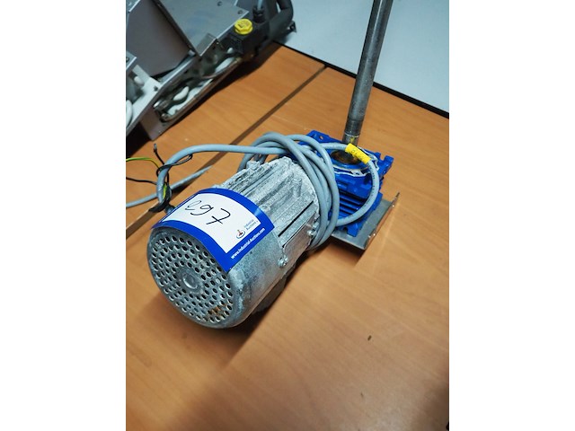 Nn electro motor - afbeelding 2 van  3