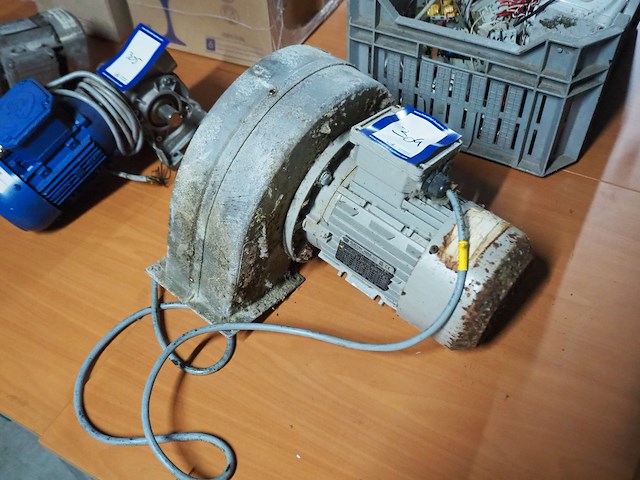 Nn electro motor - afbeelding 1 van  4