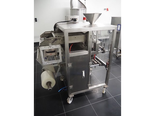 Nn fill-, form,- and seal machine - afbeelding 12 van  17