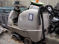 Nn floor scrubbing machine - afbeelding 1 van  12