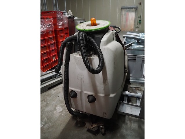 Nn floor scrubbing machine - afbeelding 3 van  12