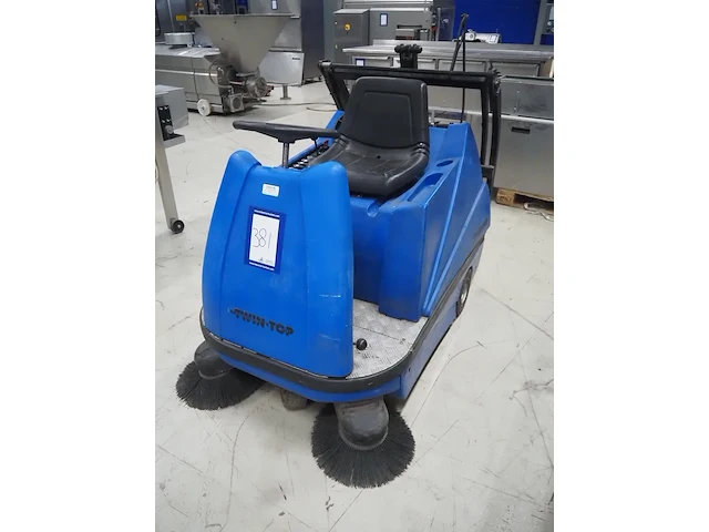 Nn floor scrubbing machine - afbeelding 1 van  13