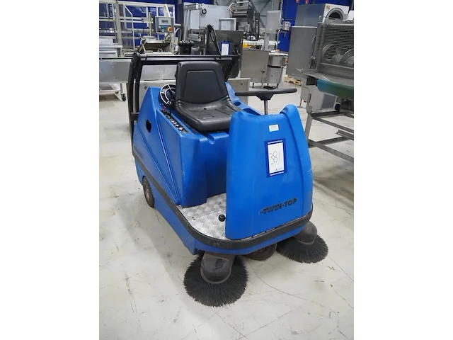 Nn floor scrubbing machine - afbeelding 6 van  13