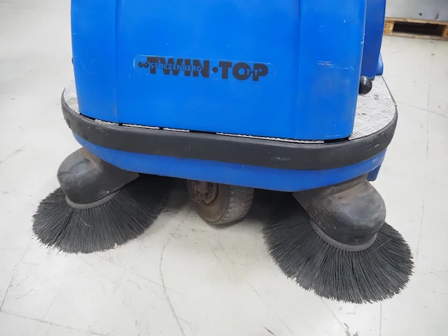 Nn floor scrubbing machine - afbeelding 9 van  13