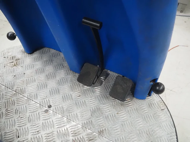 Nn floor scrubbing machine - afbeelding 11 van  13