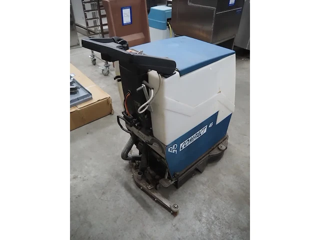 Nn floor scrubbing machine - afbeelding 7 van  12