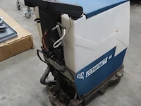Nn floor scrubbing machine - afbeelding 7 van  12