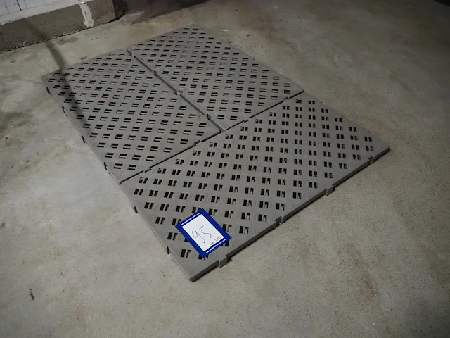 Nn floor tiles - afbeelding 1 van  4