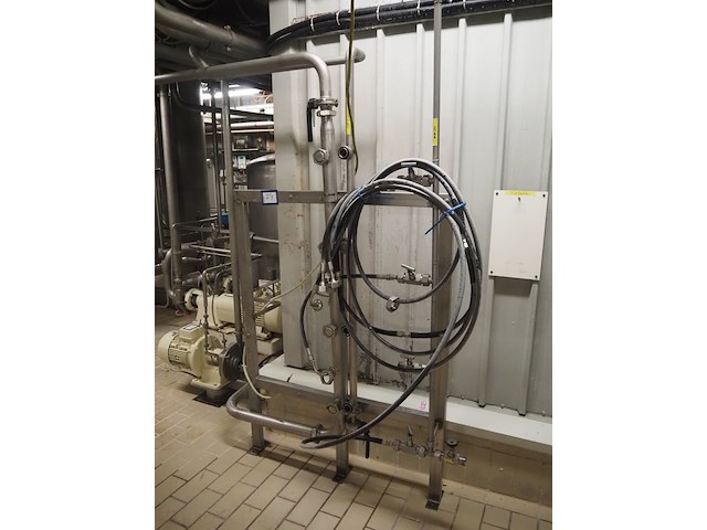 Nn frame with tubes and hoses - afbeelding 2 van  6