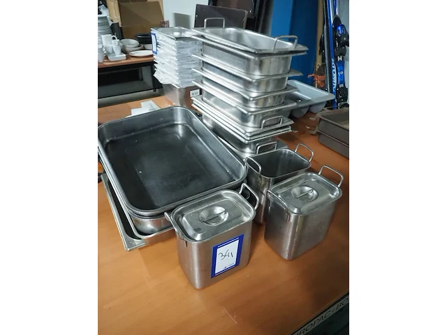 Nn gastronorm pans and food storage containers - afbeelding 2 van  4