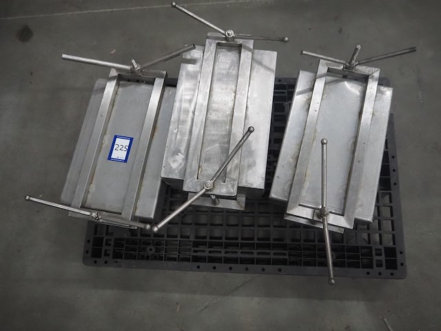 Nn ham moulds - afbeelding 3 van  3