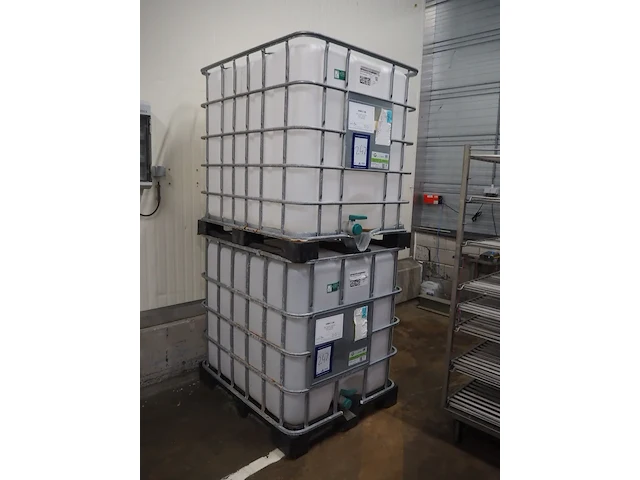Nn ibc containers - afbeelding 1 van  3
