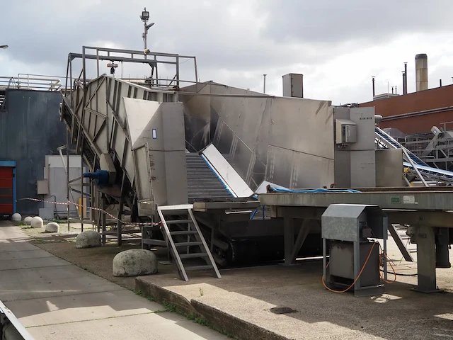Nn infeed bunker for leaf vegetables - afbeelding 1 van  12