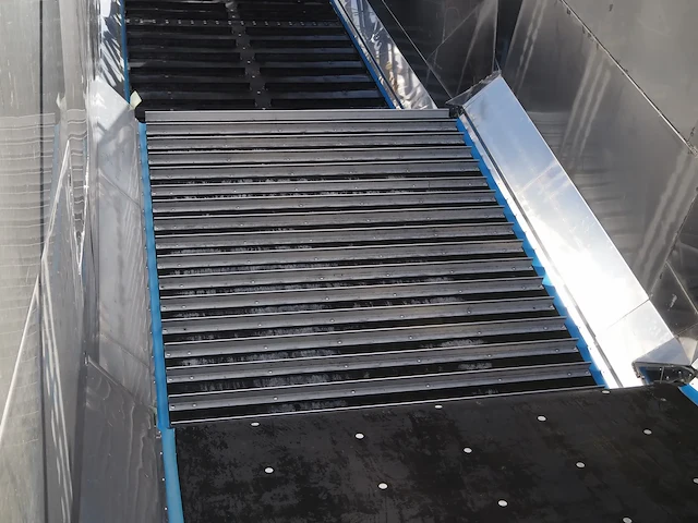 Nn infeed bunker for leaf vegetables - afbeelding 9 van  12