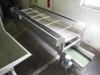 Nn infeed bunker with transport belt