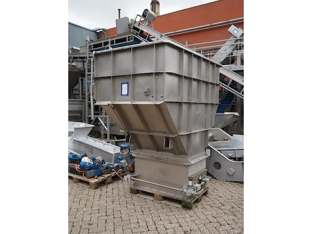 Nn infeed bunker - afbeelding 1 van  4