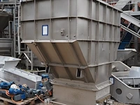 Nn infeed bunker