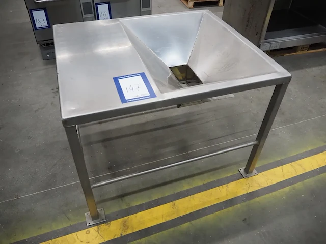 Nn infeed table - afbeelding 1 van  6