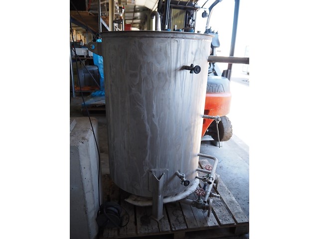 Nn isolated tank - afbeelding 2 van  4