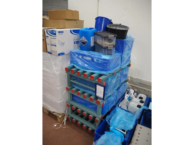 Nn laboratory equipment - afbeelding 1 van  4