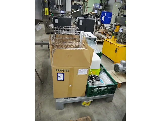 Nn laboratory equipment - afbeelding 1 van  7