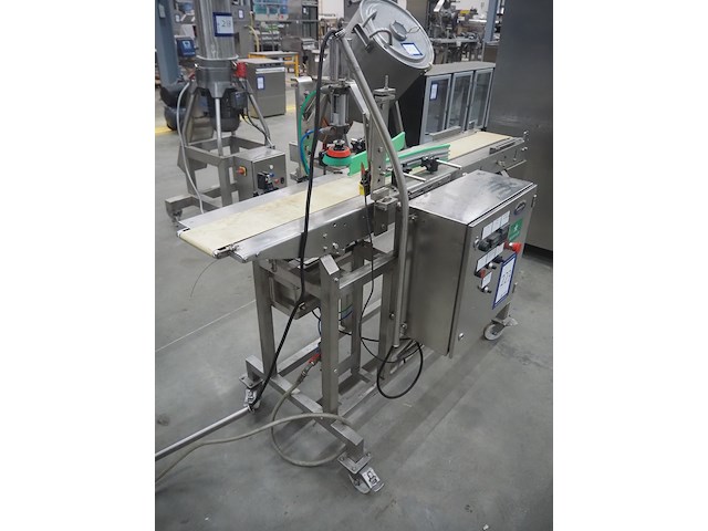 Nn lid closing machine - afbeelding 1 van  12