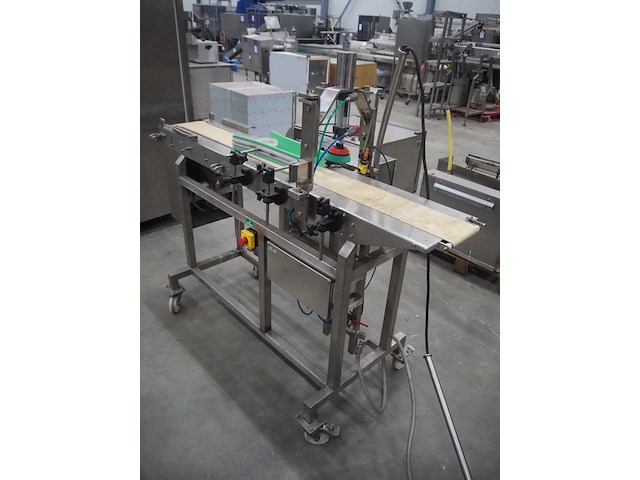 Nn lid closing machine - afbeelding 7 van  12