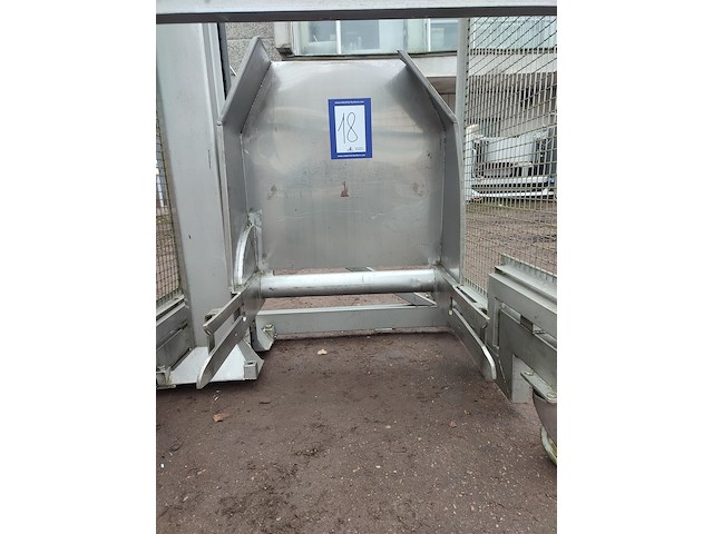 Nn lifter for 200 liter meat bins - afbeelding 9 van  12
