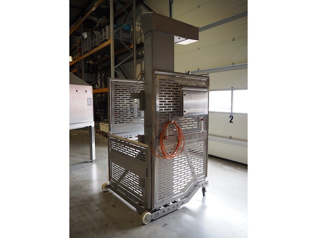 Nn lifter for 200 litre meat bins - afbeelding 3 van  9