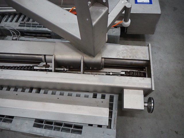 Nn lifter for meat bins - afbeelding 5 van  8