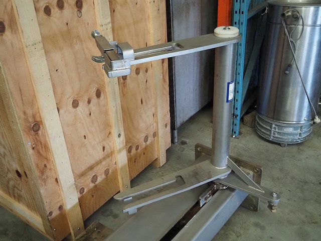 Nn lifter for meat bins - afbeelding 3 van  6