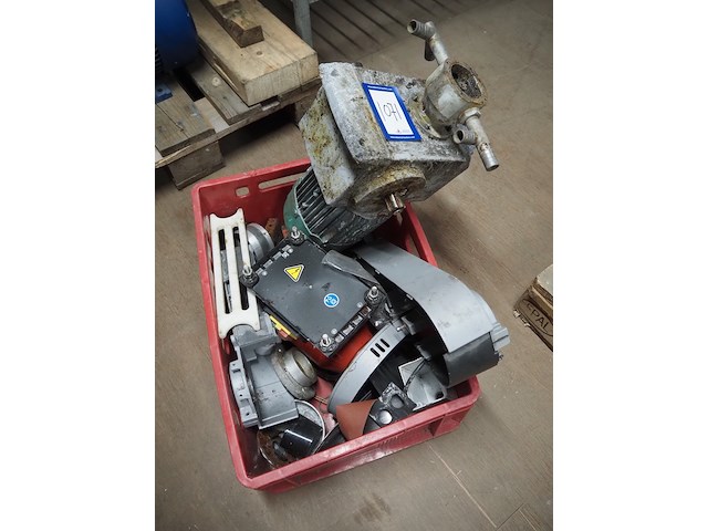 Nn machine parts - afbeelding 1 van  7