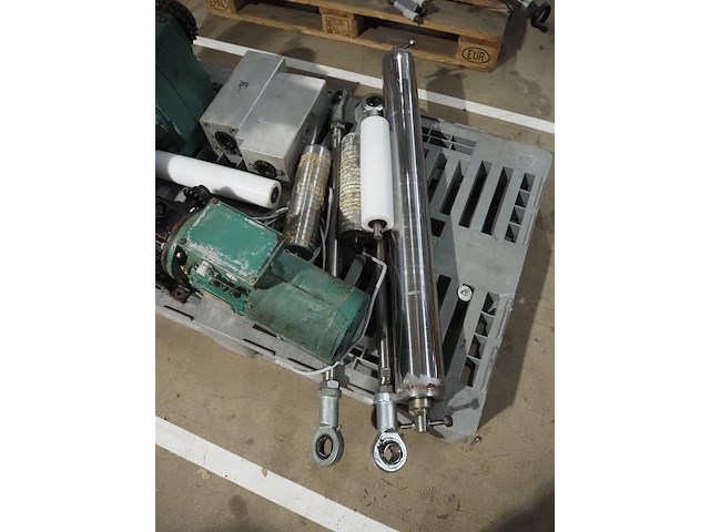 Nn machine parts - afbeelding 2 van  10