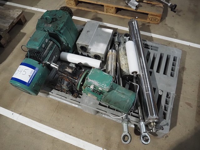 Nn machine parts - afbeelding 1 van  10