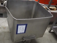 Nn meat bin - afbeelding 1 van  8
