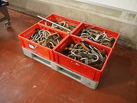 Nn meat hooks