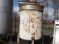 Nn mixing tank