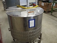 Nn mixing tank