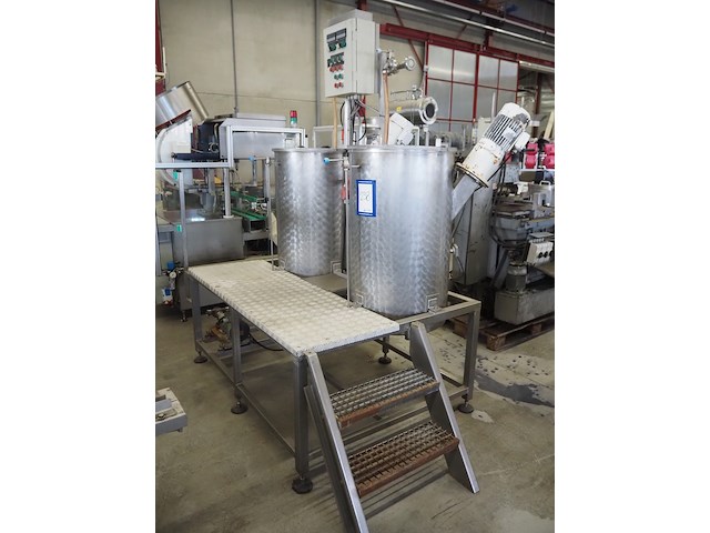 Nn mixing tanks - afbeelding 1 van  11