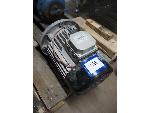 Nn motor - afbeelding 1 van  4