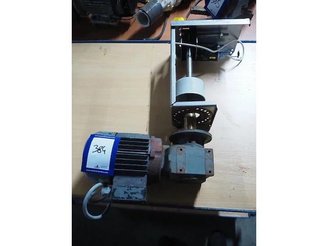 Nn motor - afbeelding 1 van  4