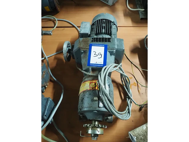 Nn motor - afbeelding 1 van  4