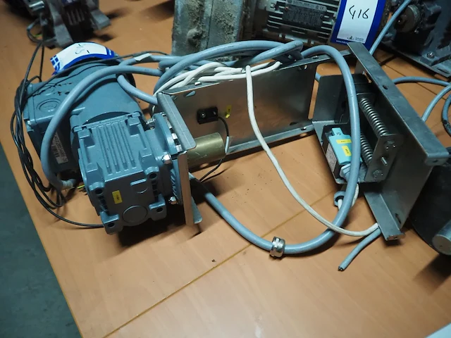 Nn motor - afbeelding 2 van  3