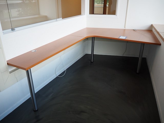 Nn office desk - afbeelding 1 van  3