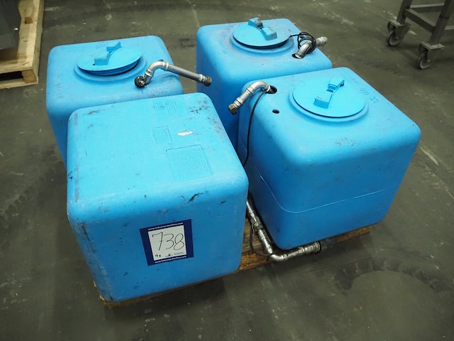 Nn oil tanks - afbeelding 1 van  9