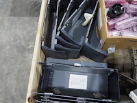 Nn pallet with parts - afbeelding 3 van  5