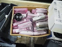 Nn pallet with parts - afbeelding 4 van  5