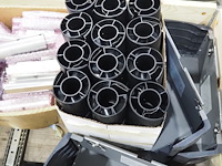 Nn pallet with parts - afbeelding 5 van  5