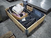 Nn pallet with parts - afbeelding 3 van  6