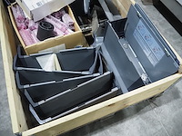 Nn pallet with parts - afbeelding 4 van  6